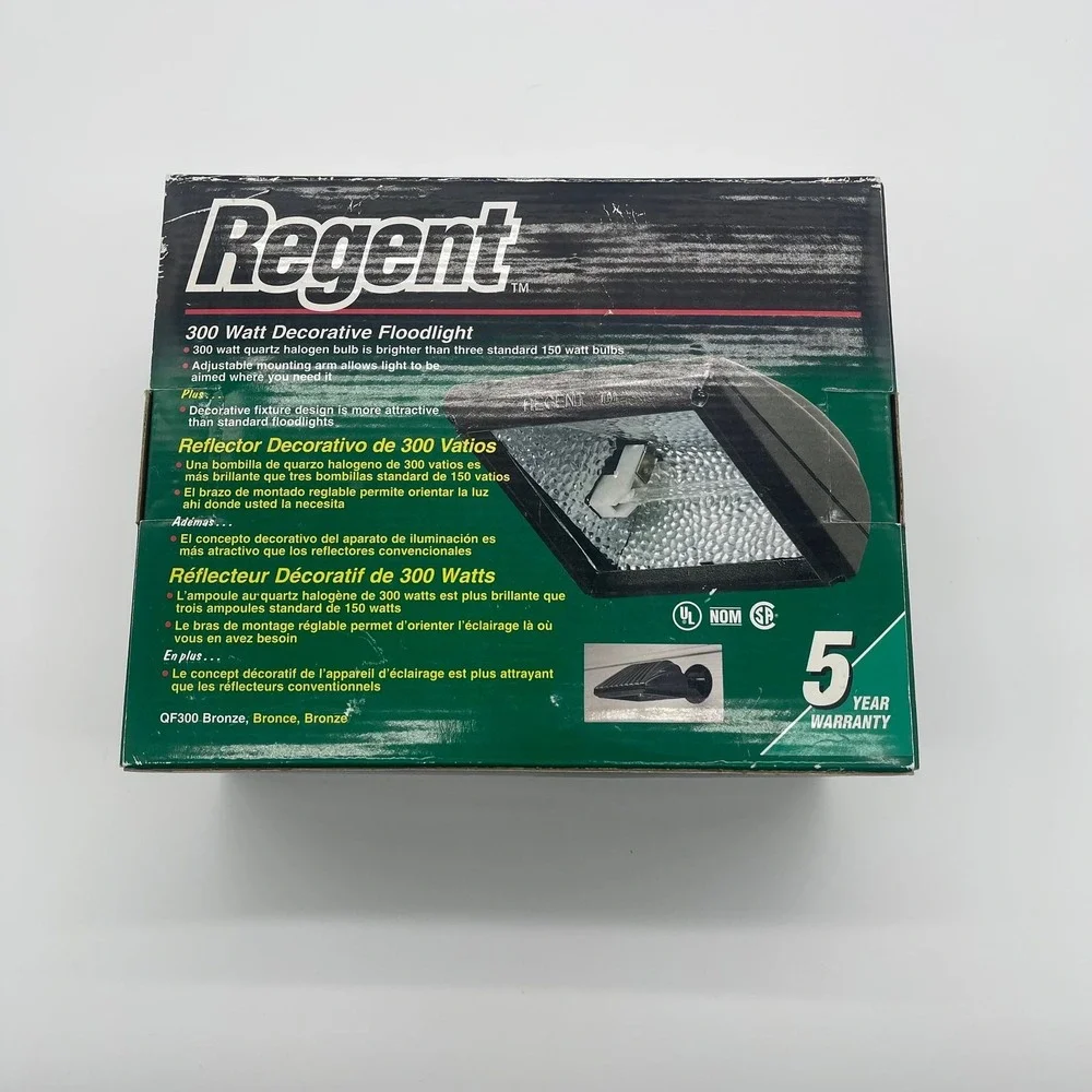 Regent EQ300WL White 300W Quartz Halogen Floodlight Outdoor Fixture